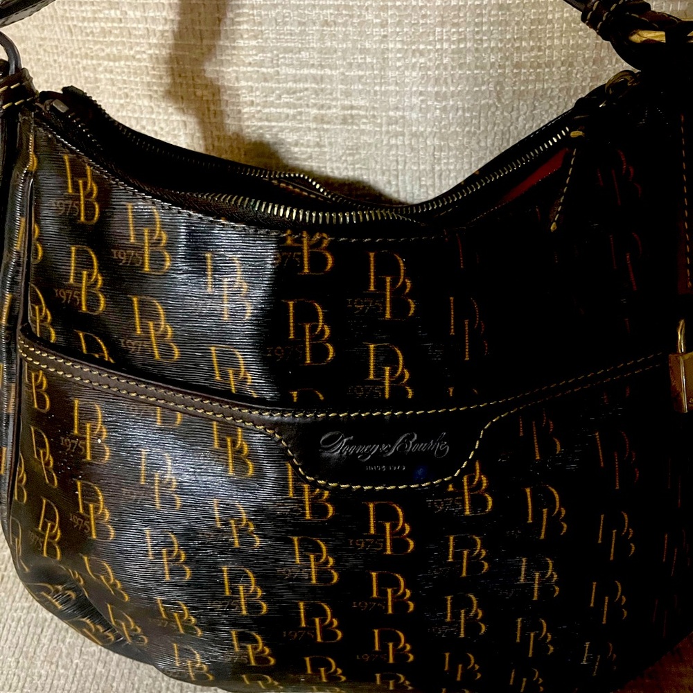 Dooney & Bourke